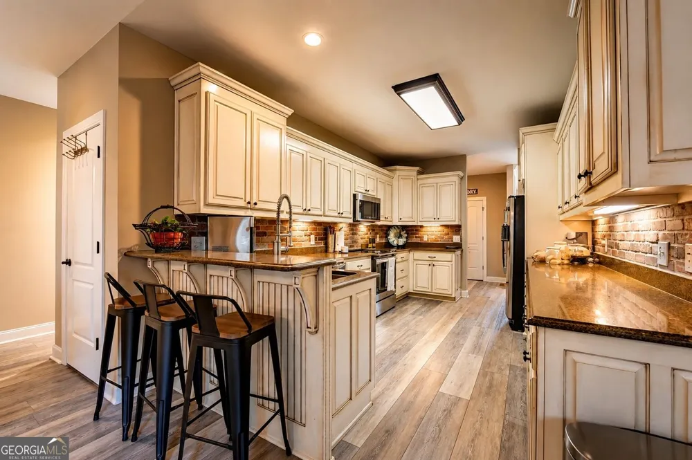 33 Highland RD N Dahlonega, GA 30533
