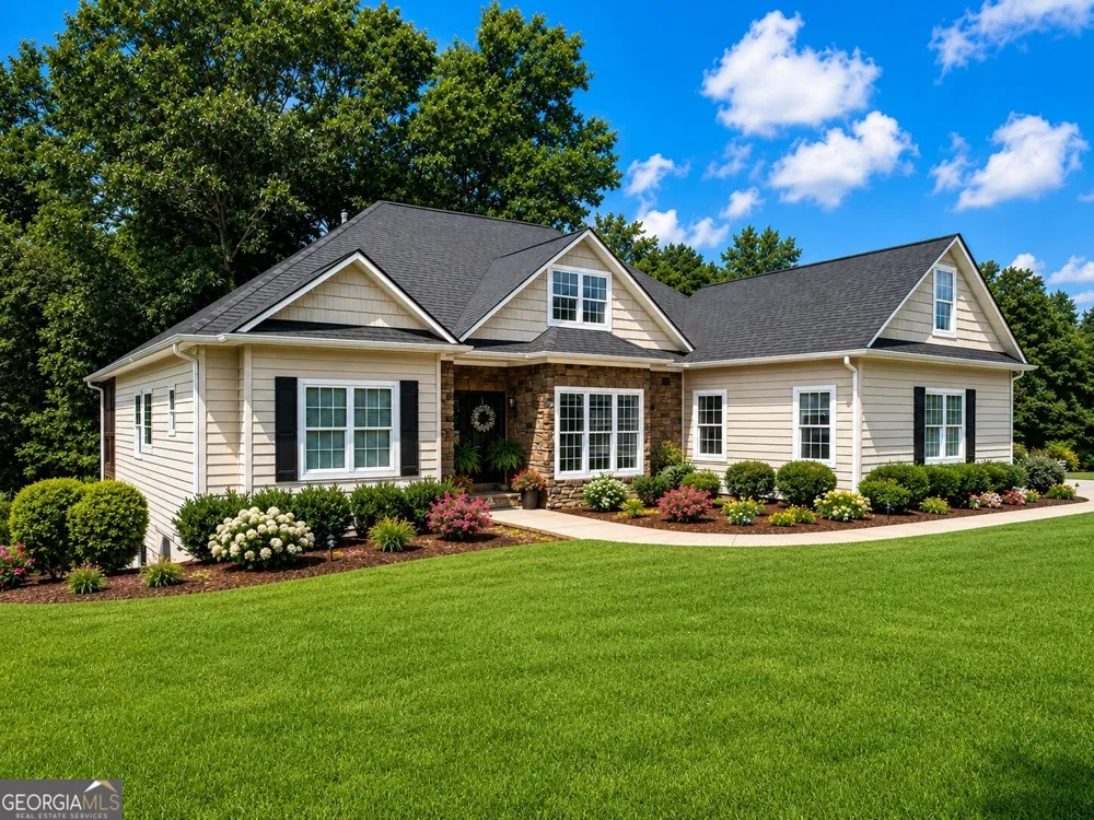 33 Highland RD N Dahlonega, GA 30533