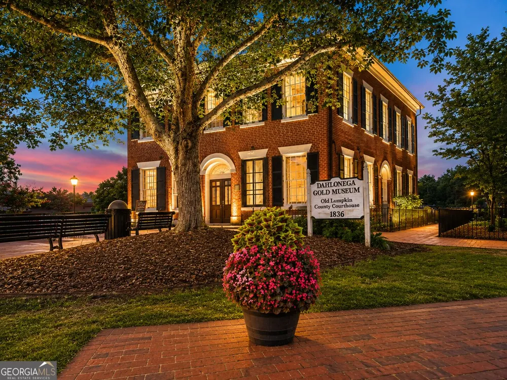 33 Highland RD N Dahlonega, GA 30533