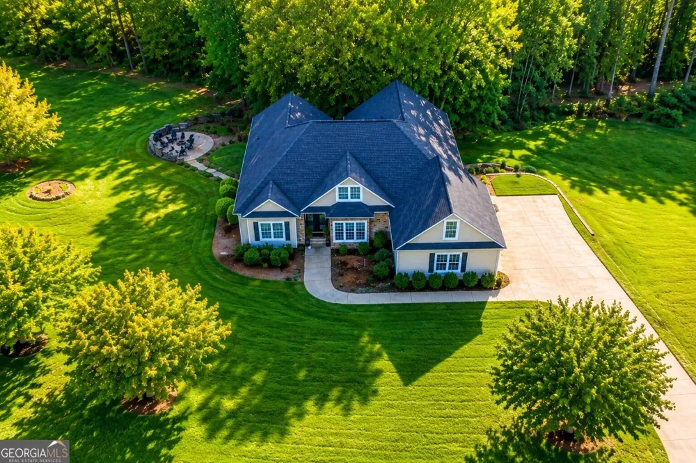 33 Highland RD N Dahlonega, GA 30533