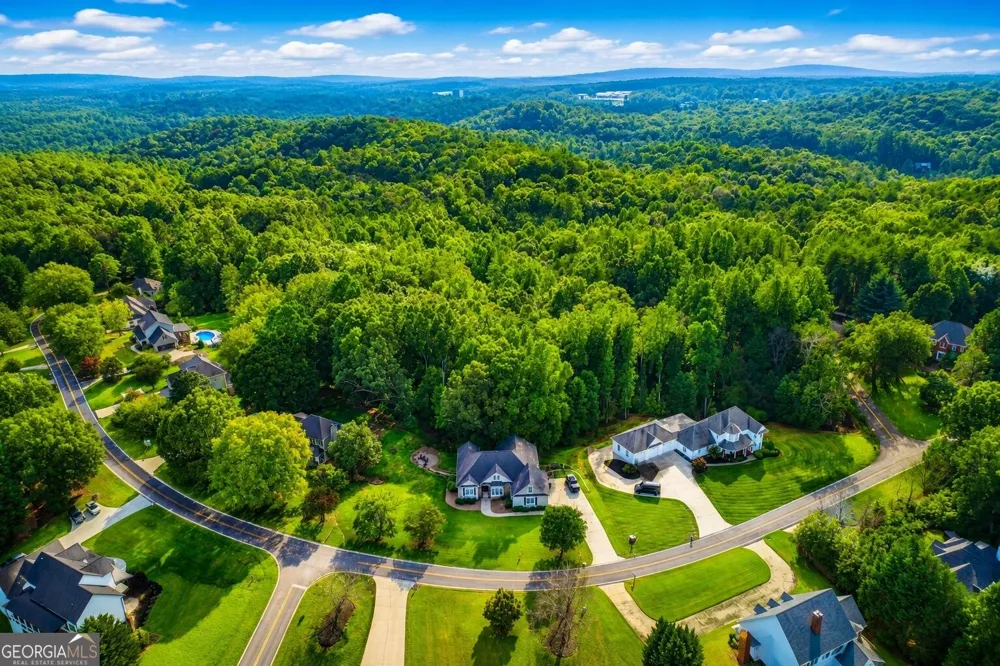 33 Highland RD N Dahlonega, GA 30533