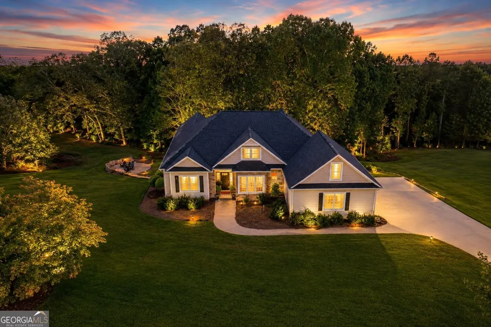 33 Highland RD N Dahlonega, GA 30533