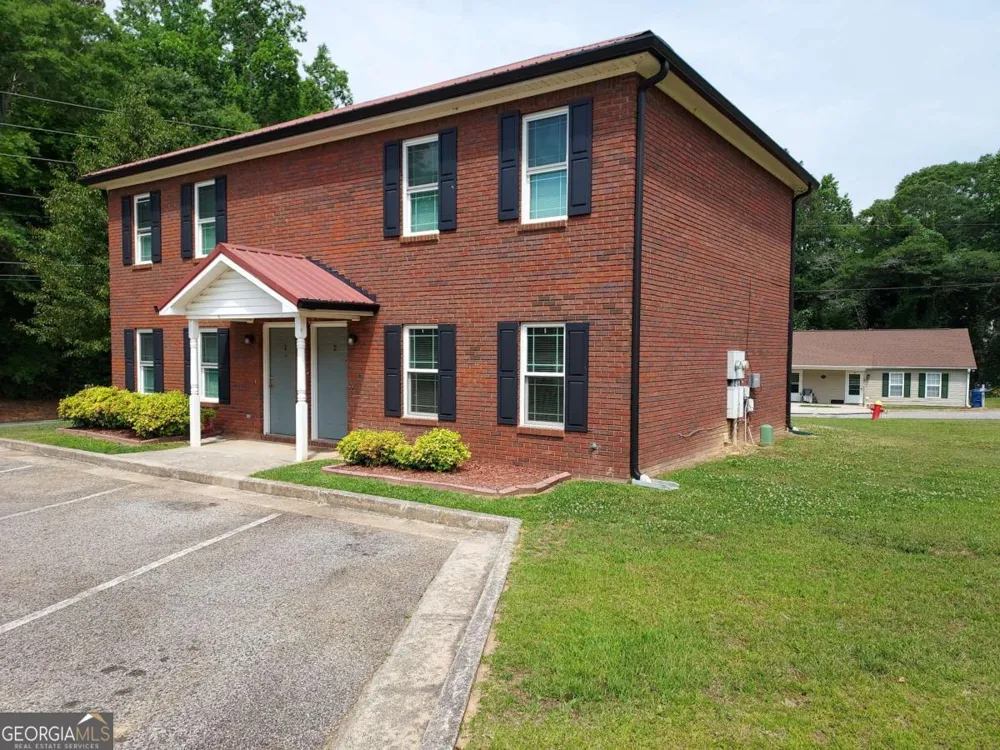 160 Second ST Winder, GA 30680