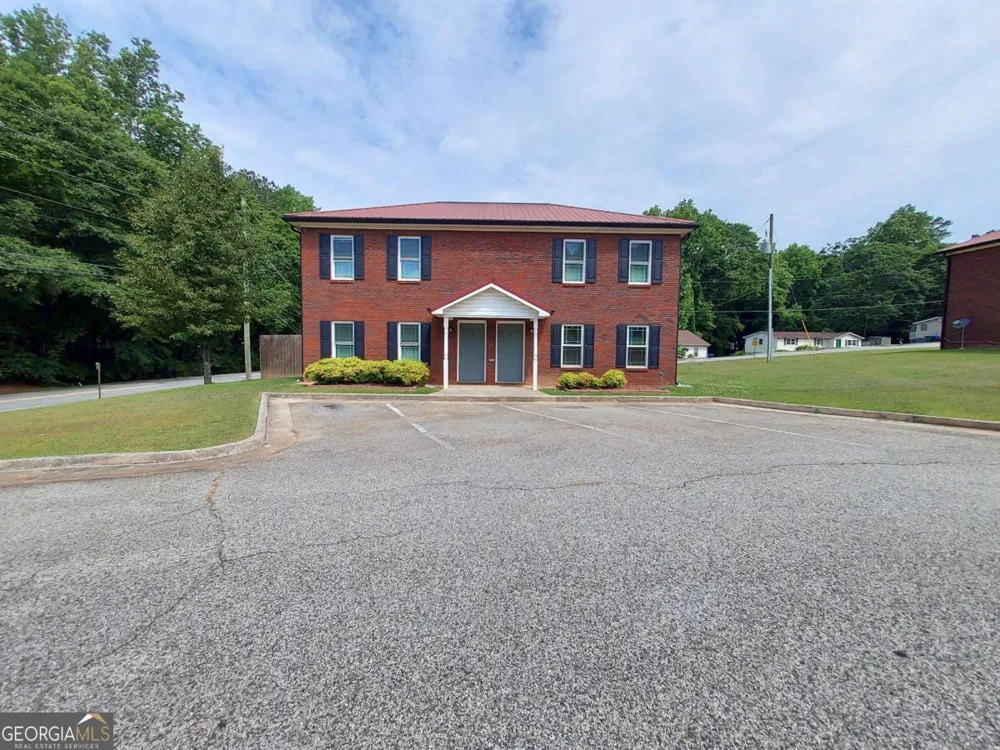 160 Second ST Winder, GA 30680