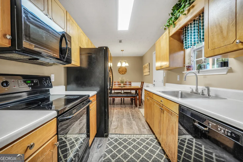 145 Old Highway 85 Senoia, GA 30276