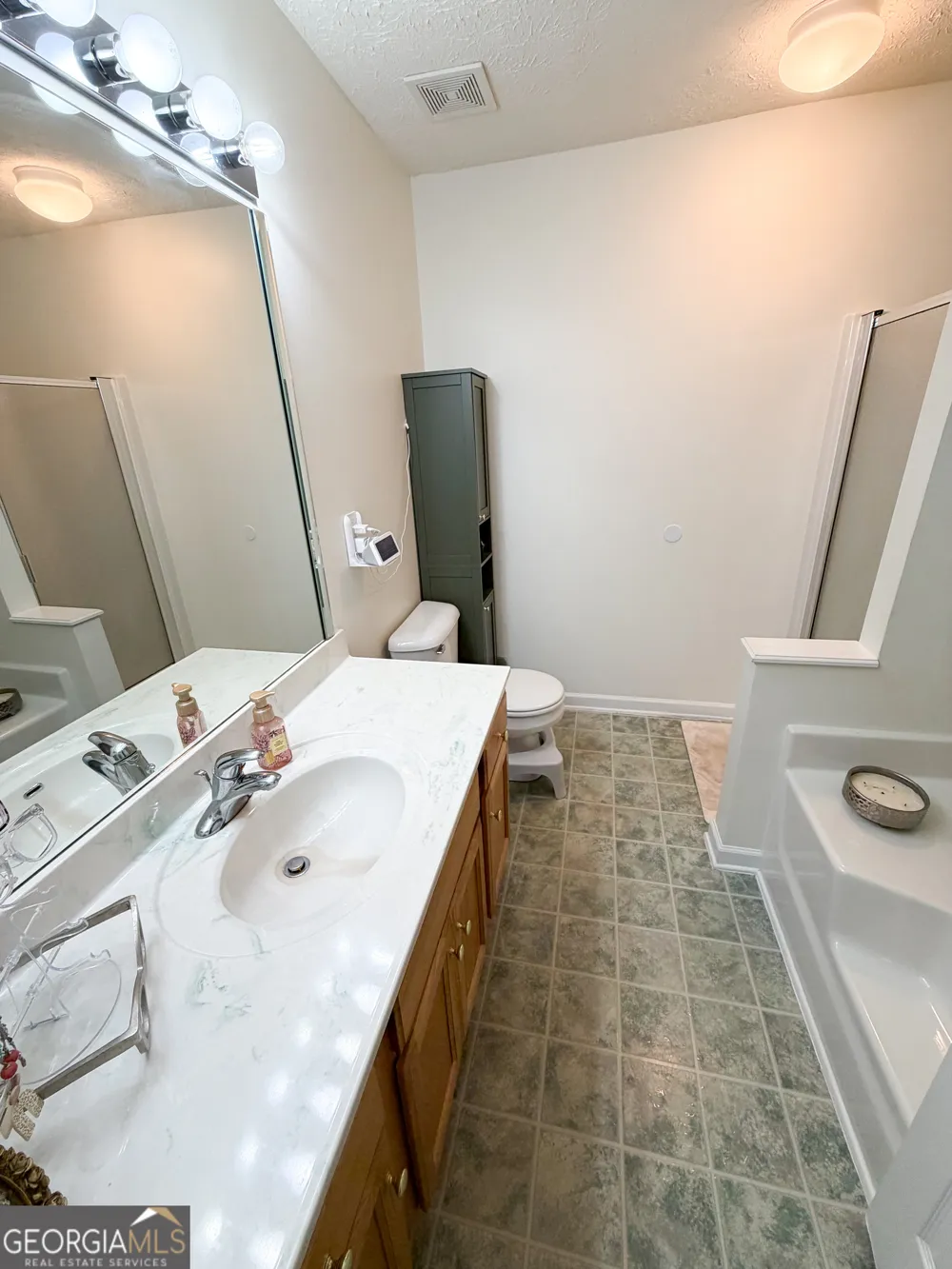 300 Edgemont DR LaGrange, GA 30240