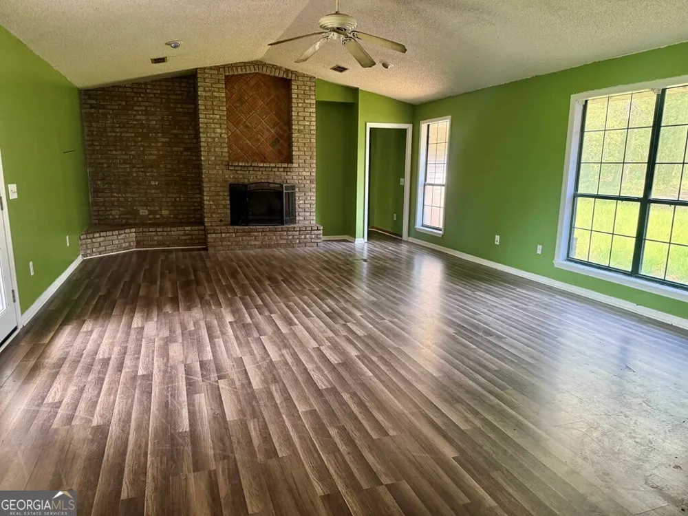 517 Ben Carver RD Douglas, GA 31535