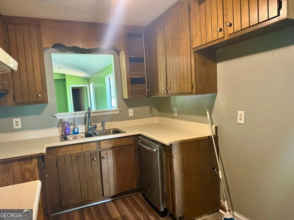 517 Ben Carver RD Douglas, GA 31535