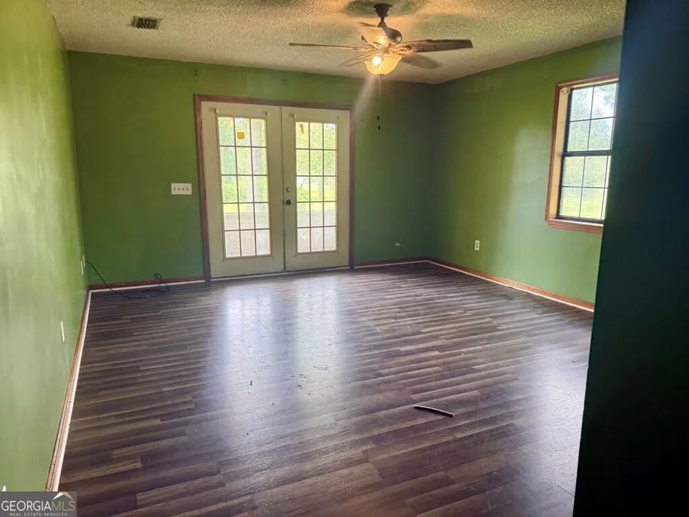 517 Ben Carver RD Douglas, GA 31535