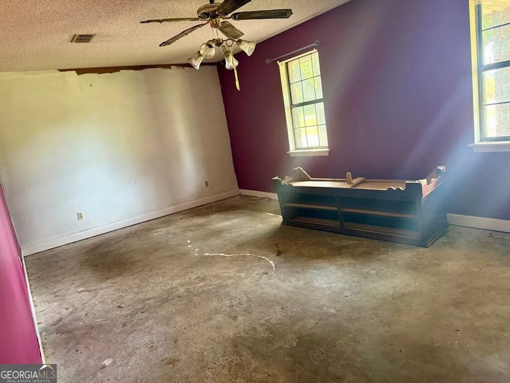 517 Ben Carver RD Douglas, GA 31535