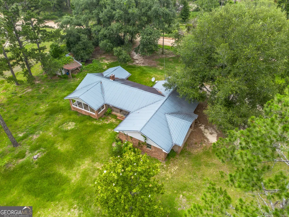 517 Ben Carver RD Douglas, GA 31535