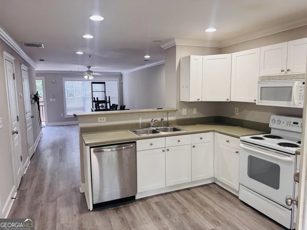 490 Barnett Shoals RD Athens, GA 30605