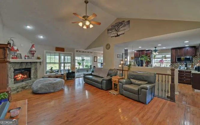 95 Windjammer DR Hiawassee, GA 30546