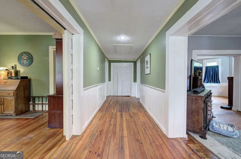36 Shaw ST Kingston, GA 30145
