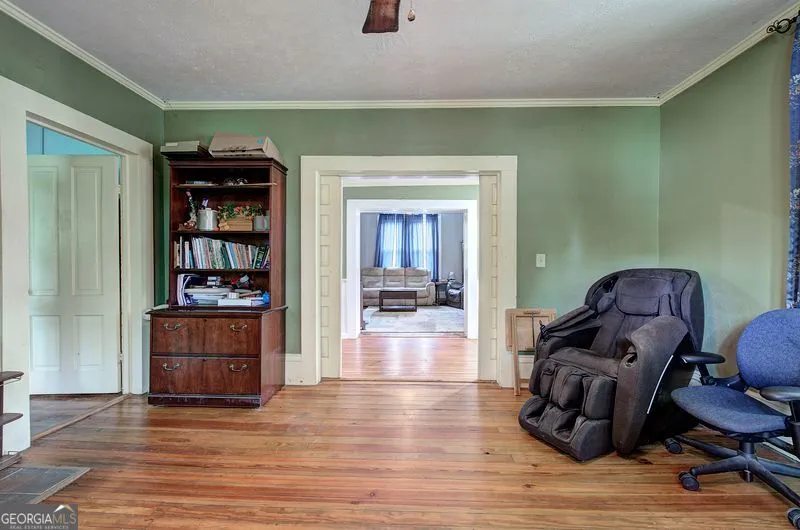 36 Shaw ST Kingston, GA 30145