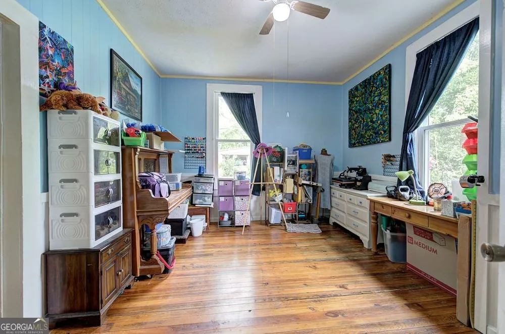 36 Shaw ST Kingston, GA 30145