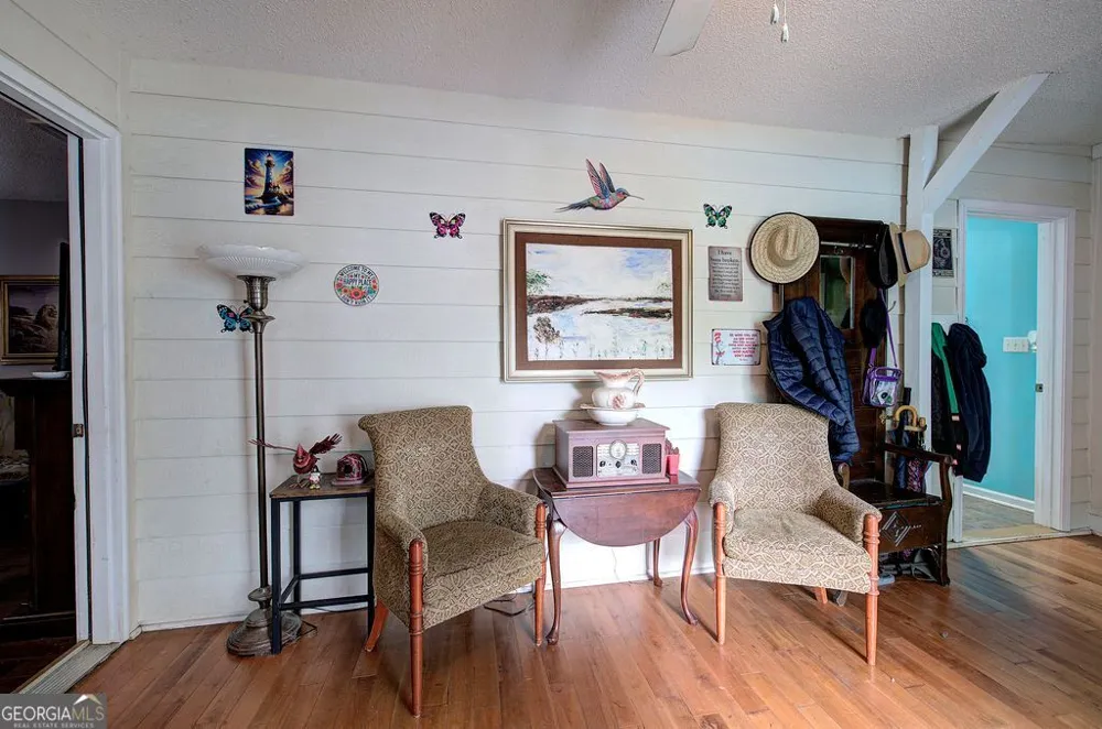36 Shaw ST Kingston, GA 30145