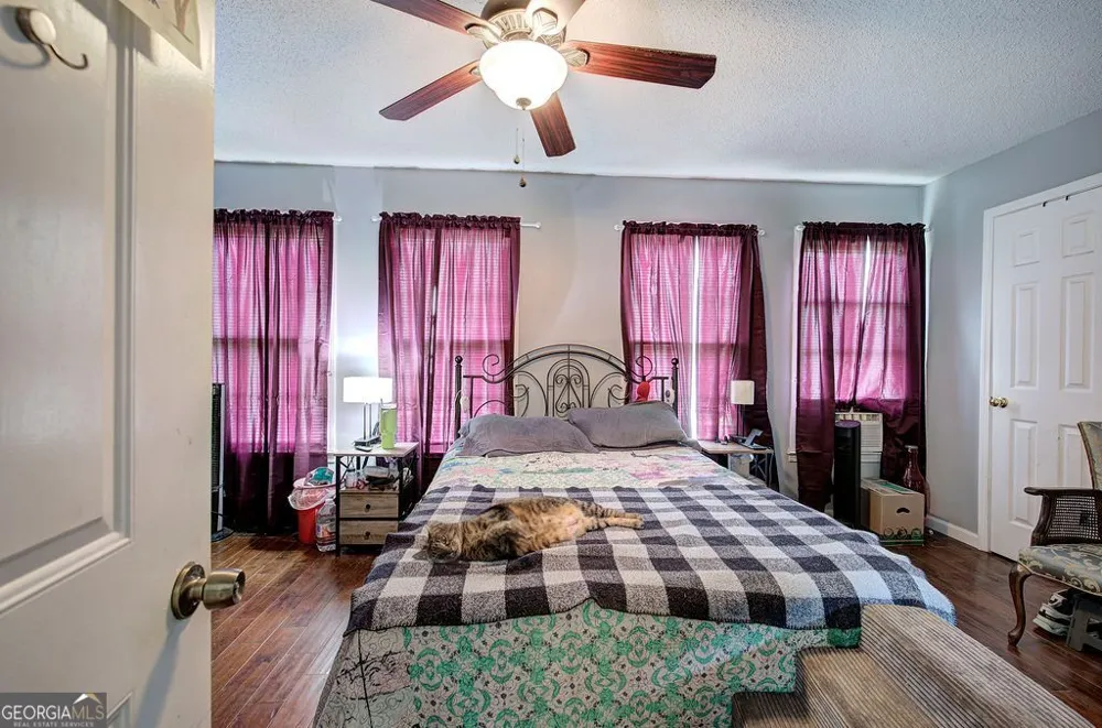 36 Shaw ST Kingston, GA 30145