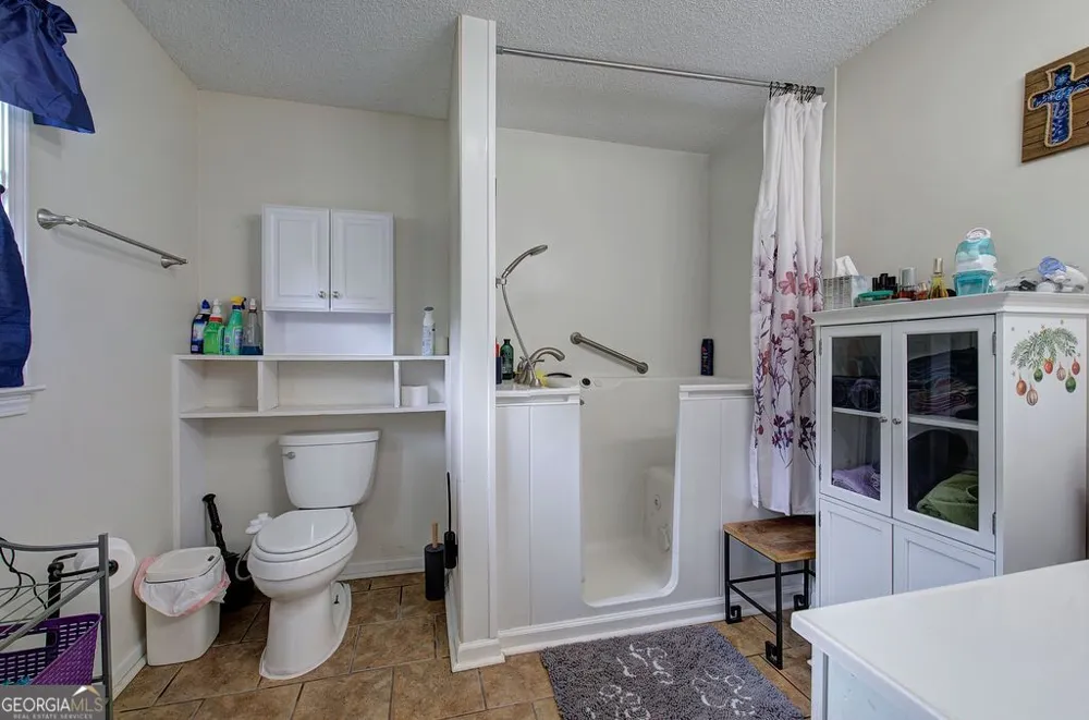 36 Shaw ST Kingston, GA 30145