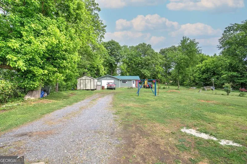 36 Shaw ST Kingston, GA 30145