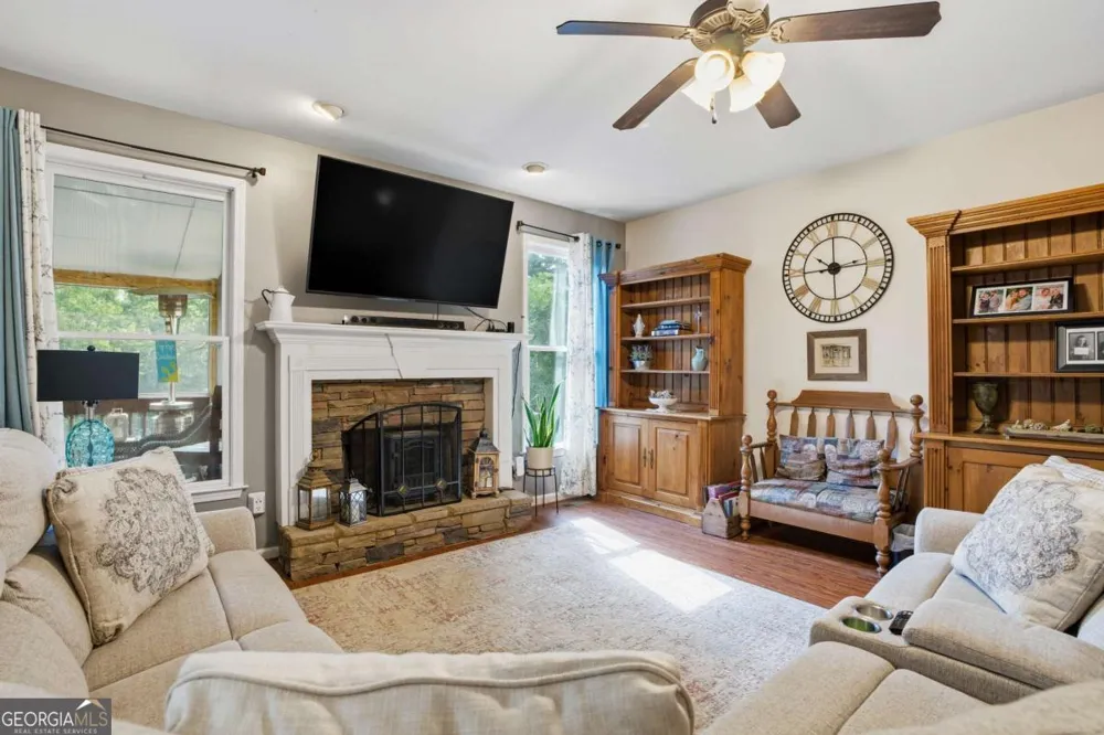 12 Laurel WAY NE White, GA 30184