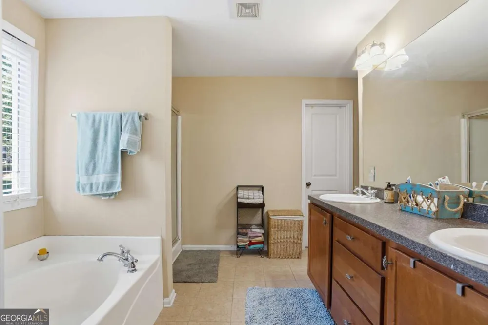 12 Laurel WAY NE White, GA 30184