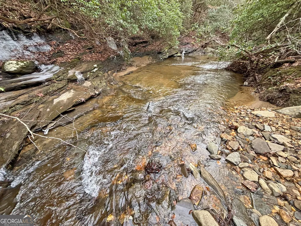 5AC LoveJoy LN Talking Rock, GA 30175