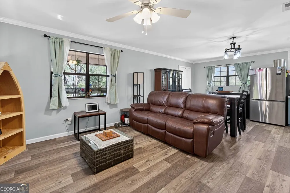 33 Warren AVE Waverly, GA 31565