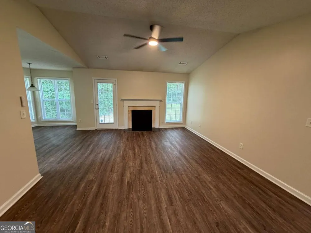 211 Ravenwood CT Bethlehem, GA 30620