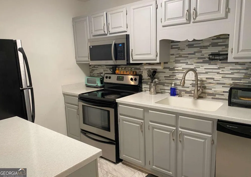 3934 WOODRIDGE WAY Tucker, GA 30084
