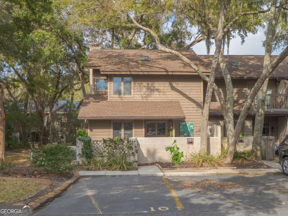 101 Barkentine CT St. Simons, GA 31522