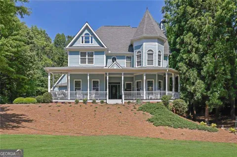 360 Coach House LN