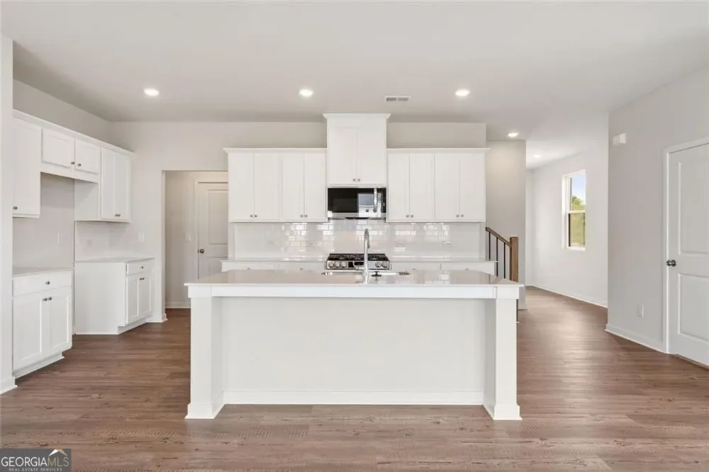 1323 Farmers LOOP Austell, GA 30106