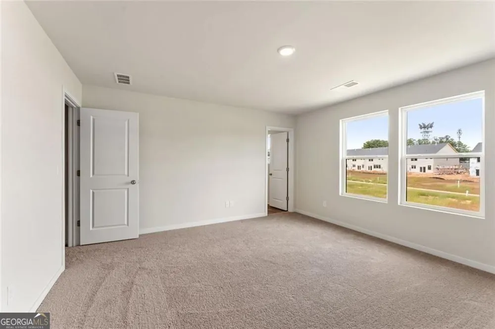 1323 Farmers LOOP Austell, GA 30106