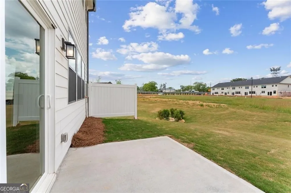 1323 Farmers LOOP Austell, GA 30106