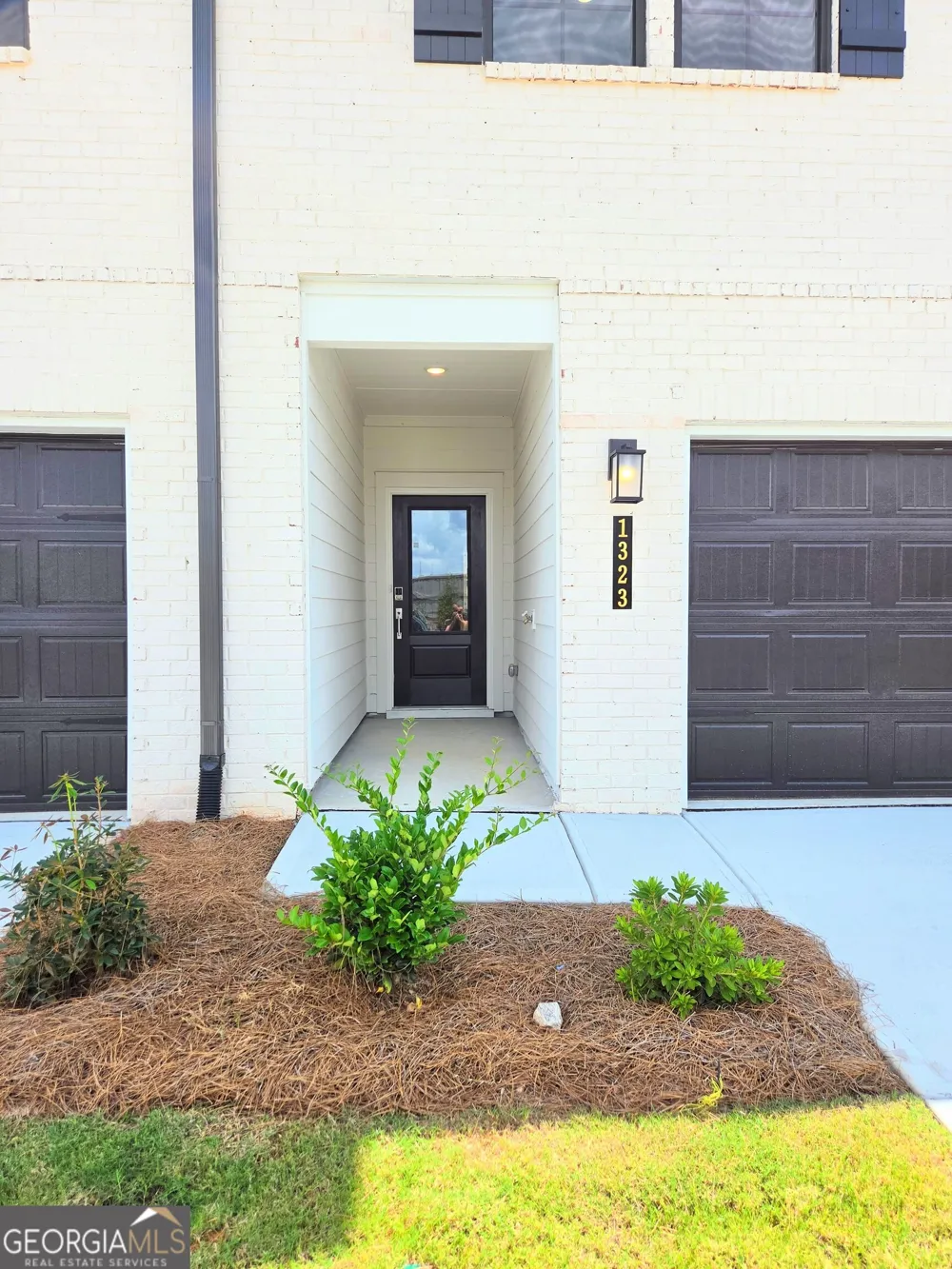 1323 Farmers LOOP Austell, GA 30106