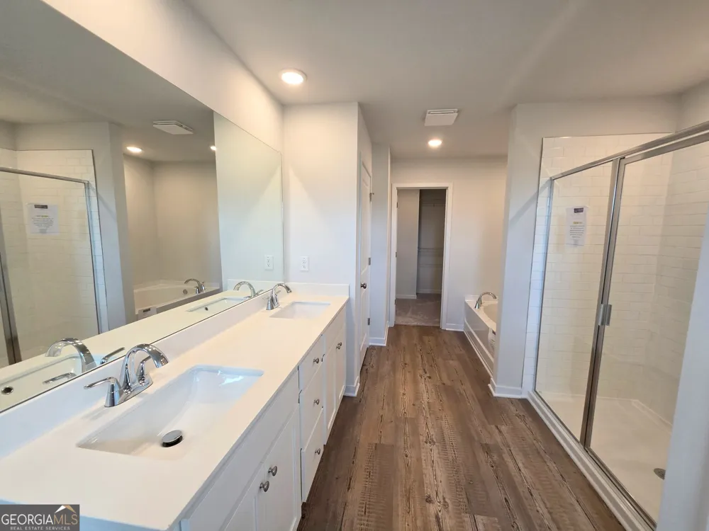 1323 Farmers LOOP Austell, GA 30106