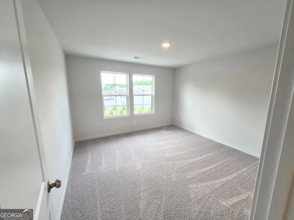 1323 Farmers LOOP Austell, GA 30106