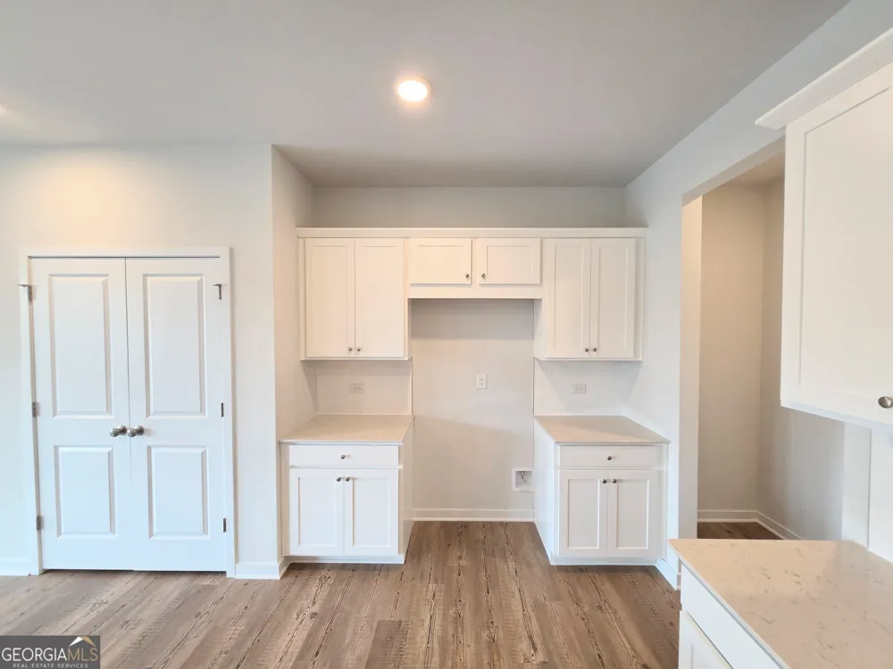1323 Farmers LOOP Austell, GA 30106