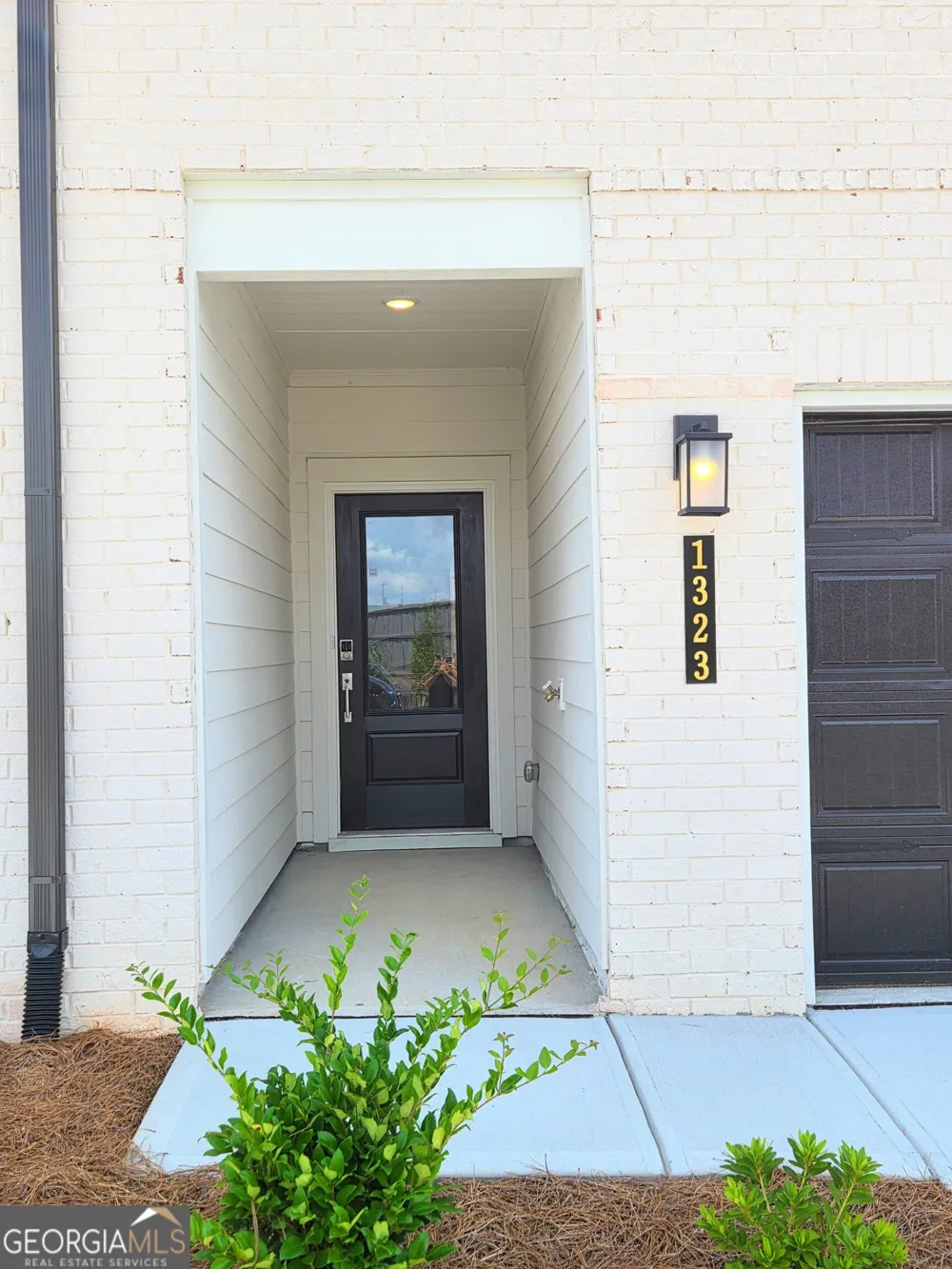 1323 Farmers LOOP Austell, GA 30106