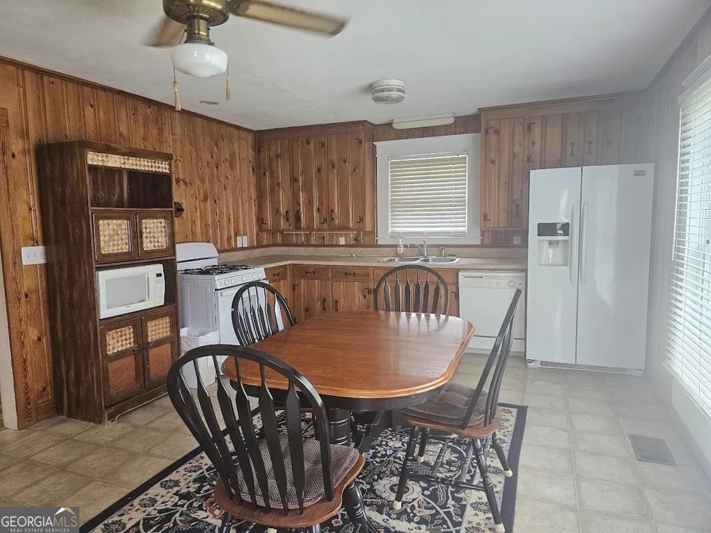2001 First AVE Rockmart, GA 30153