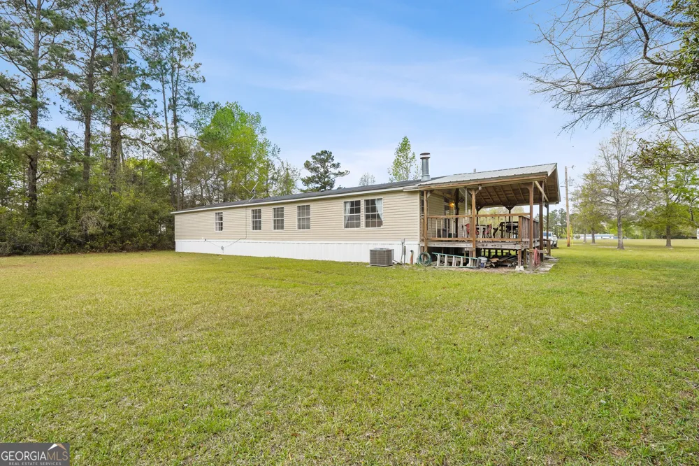 1298 Lee RD Pembroke, GA 31321