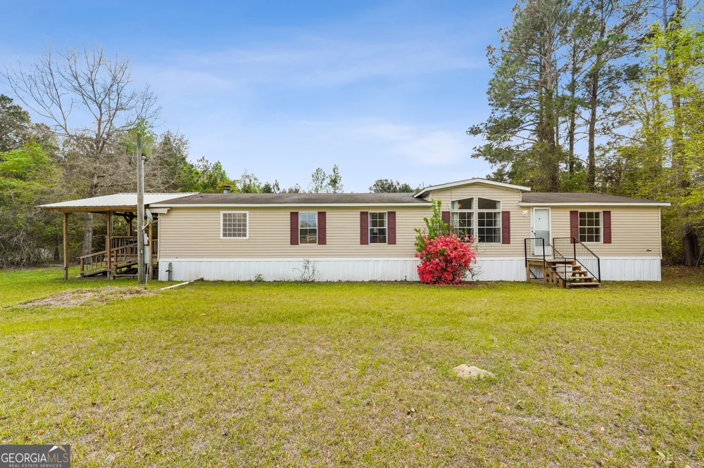 1298 Lee RD Pembroke, GA 31321