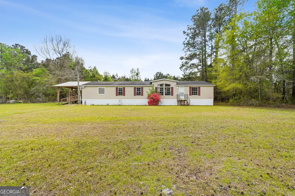 1298 Lee RD Pembroke, GA 31321