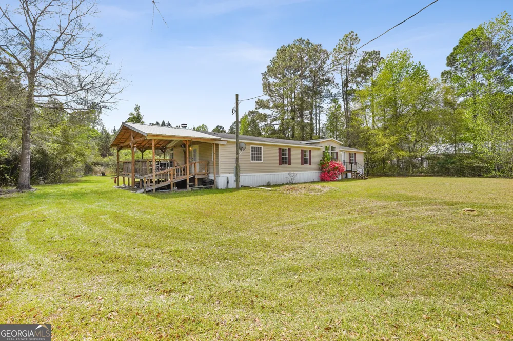 1298 Lee RD Pembroke, GA 31321
