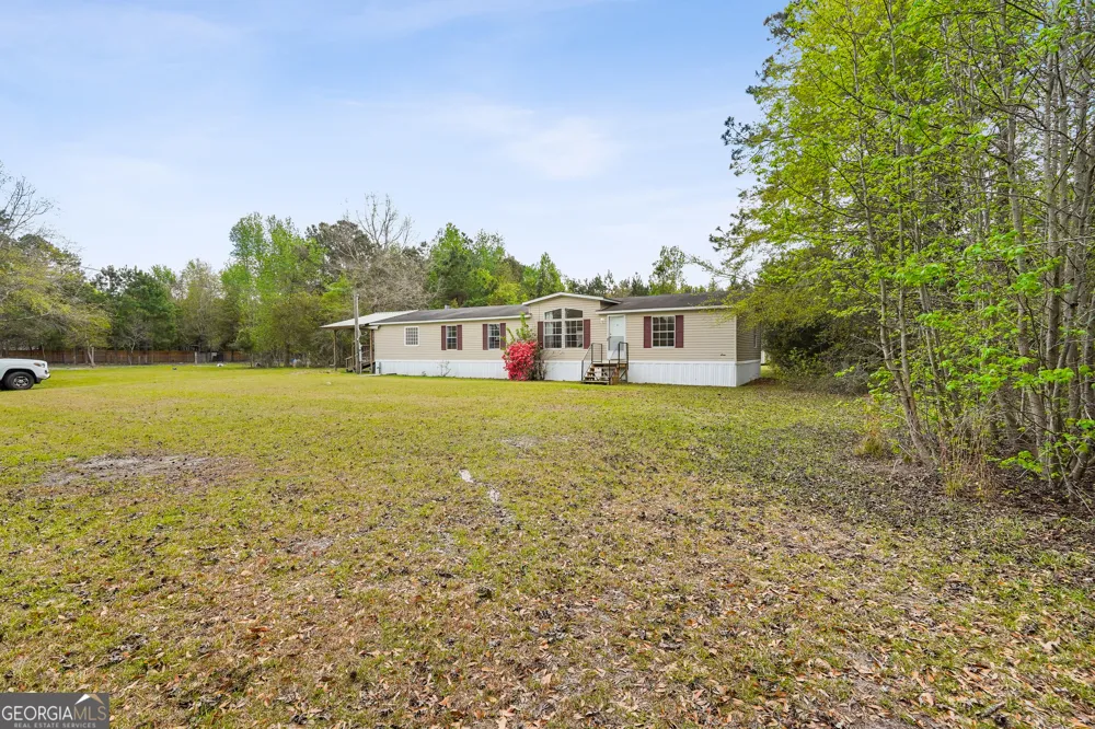 1298 Lee RD Pembroke, GA 31321