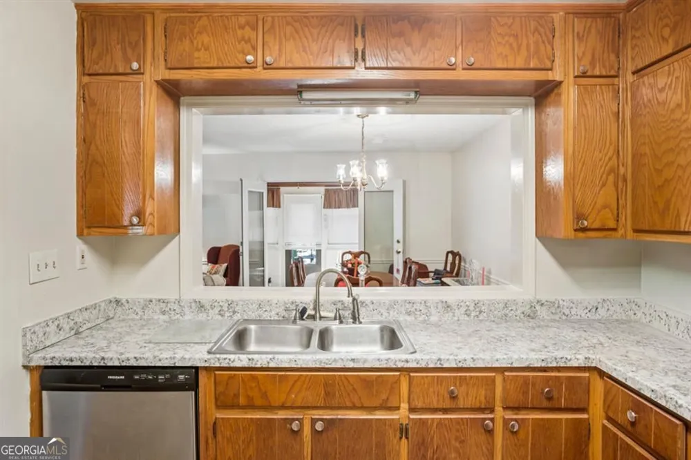 6176 Wintergreen RD Norcross, GA 30093