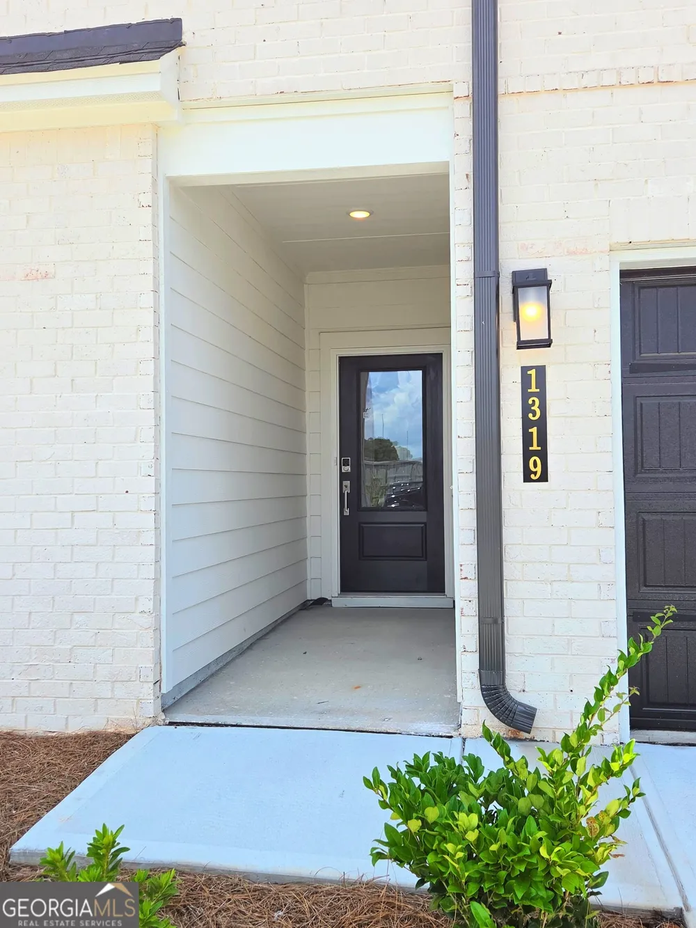 1319 Farmers LOOP Austell, GA 30106