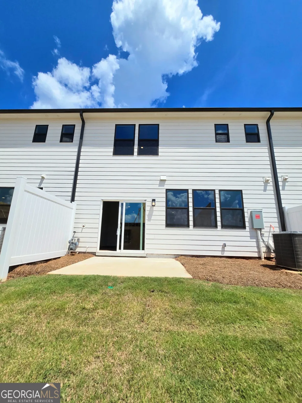 1319 Farmers LOOP Austell, GA 30106