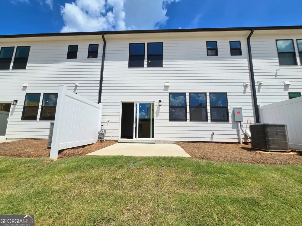 1319 Farmers LOOP Austell, GA 30106